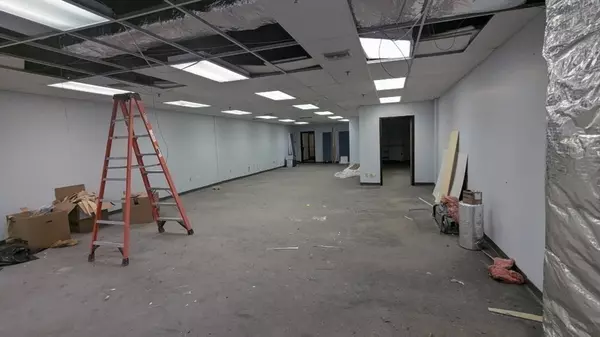 Warwick, RI 02886,120 Lambert Lind Hwy