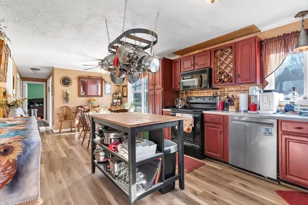 Dighton, MA 02715,441 Marion Ave