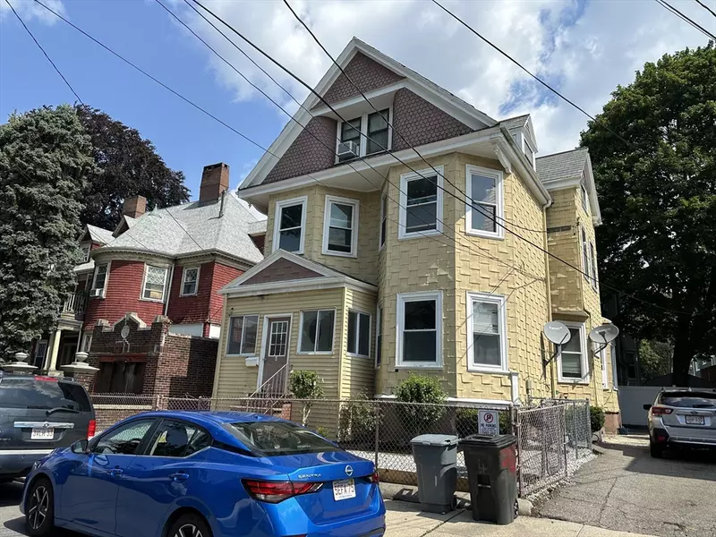 4 Ruthven St, Boston, MA 02121