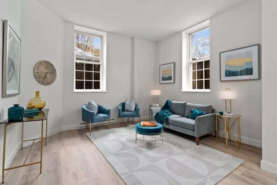 65 Glen Rd #H2, Brookline, MA 02445