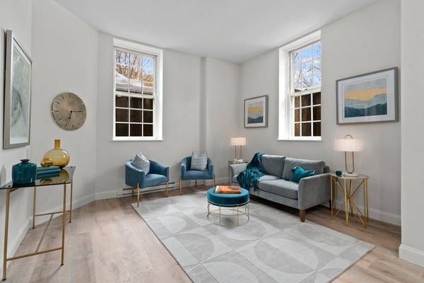 65 Glen Rd #H2, Brookline, MA 02445