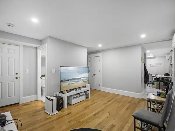 Haverhill, MA 01835,211 S Main St