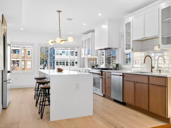 Somerville, MA 02144,202 Powder House Blvd #2