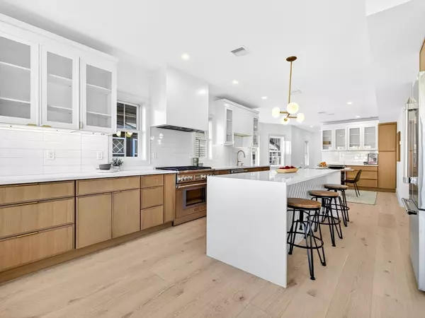 Somerville, MA 02144,202 Powder House Blvd #2