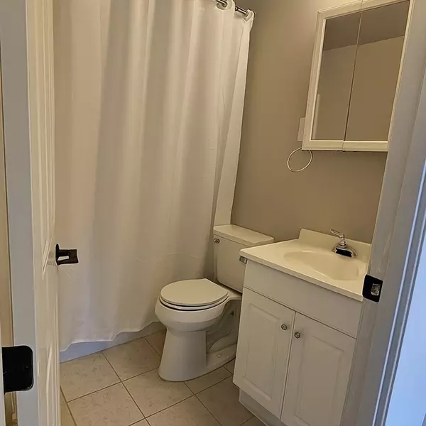 Fall River, MA 02720,256 Union #1