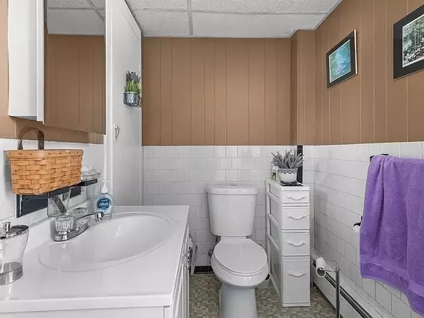 Seekonk, MA 02771,442 Taunton #4