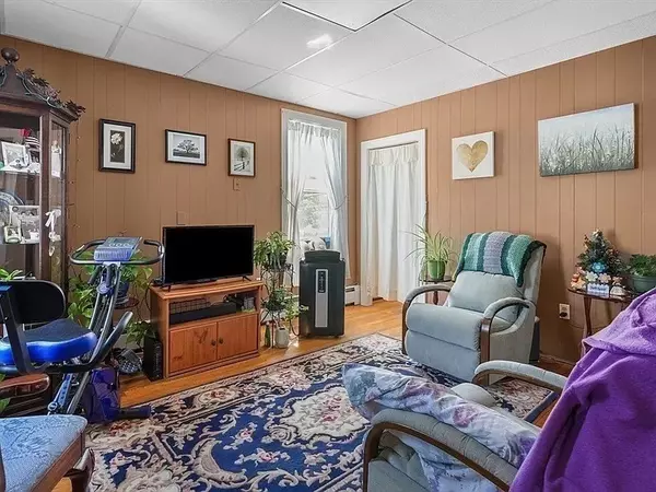 Seekonk, MA 02771,442 Taunton #4