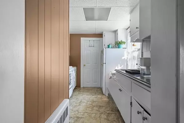 Seekonk, MA 02771,442 Taunton #4