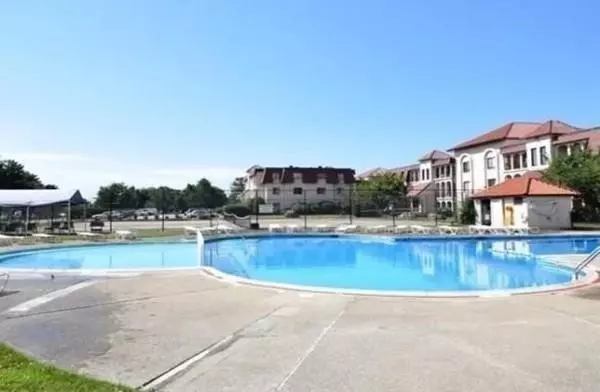 Brockton, MA 02301,685 Oak Street #24-4