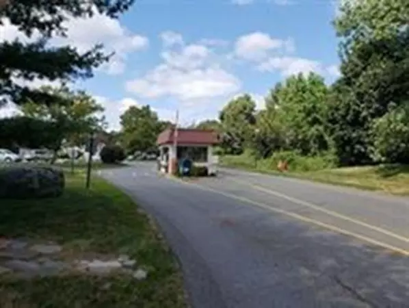 Brockton, MA 02301,685 Oak Street #24-4