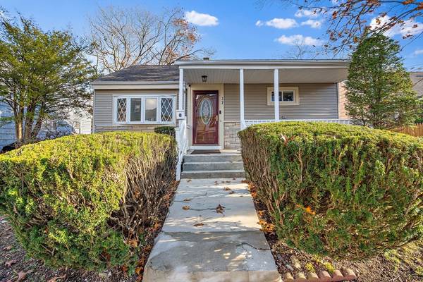 32 Violet St, Boston, MA 02126