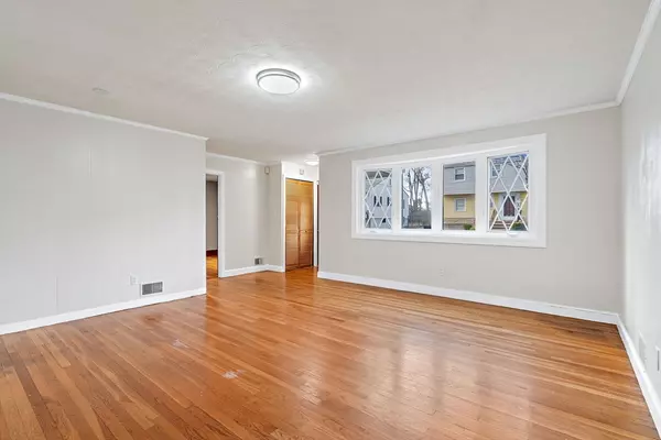 Boston, MA 02126,32 Violet St