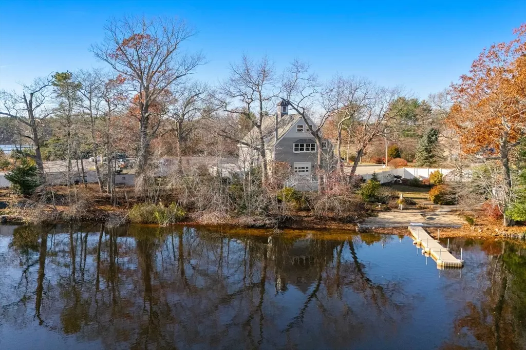 Halifax, MA 02338,553 Monponsett St