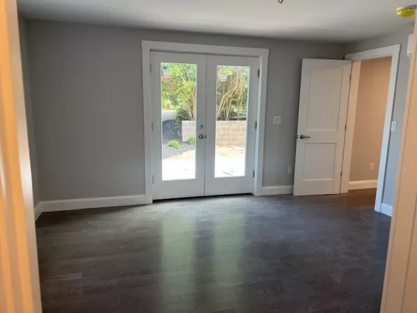 Harwich, MA 02645,328 Bank Street #5