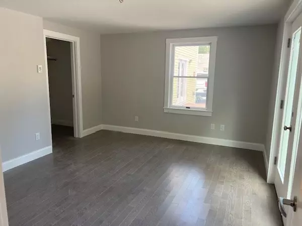 Harwich, MA 02645,328 Bank Street #5