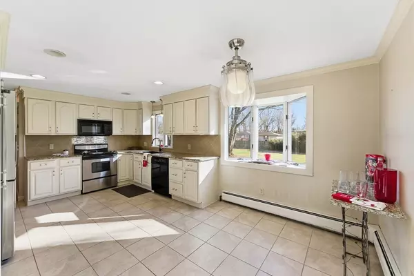 Agawam, MA 01001,23 Peros Drive