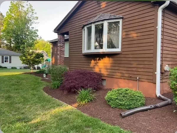 Agawam, MA 01001,23 Peros Drive