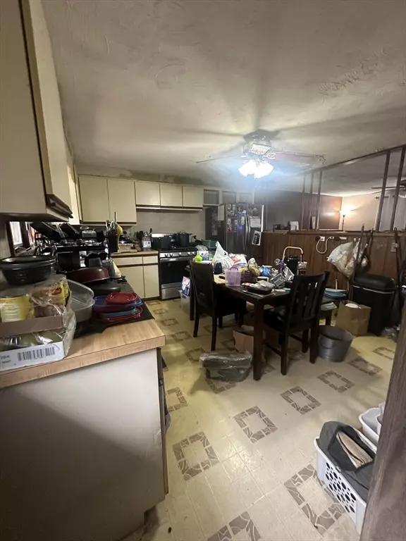 Somerset, MA 02726,345 Chace St