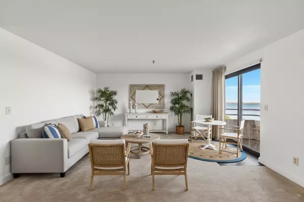 Revere, MA 02151,376 Ocean Ave #706