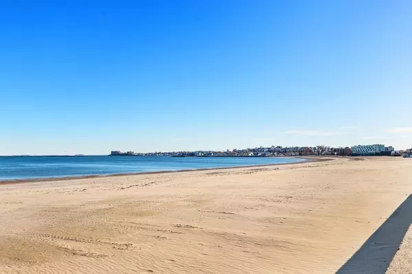 Revere, MA 02151,376 Ocean Ave #706