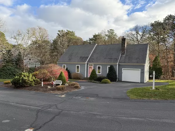 42 Marthas Ln, Harwich, MA 02645