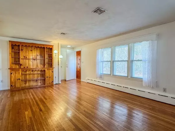 Greenfield, MA 01301,74 Petty Plain Road