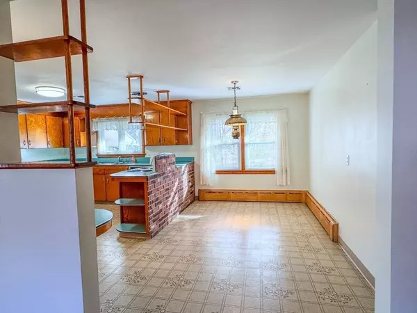 Greenfield, MA 01301,74 Petty Plain Road