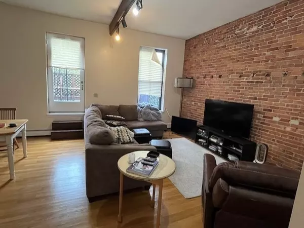 Boston, MA 02118,533 Massachusetts Ave #3