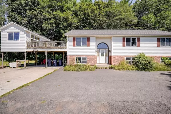 39 Valley Lane, Amherst, MA 01002