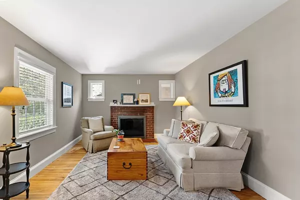 Needham, MA 02492,1052 Greendale Ave