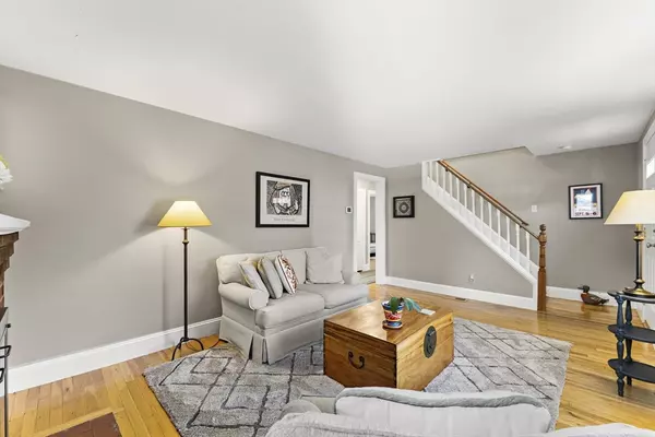 Needham, MA 02492,1052 Greendale Ave