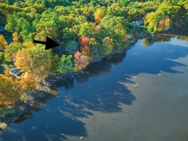 Hopkinton, MA 01748,33 W Elm St