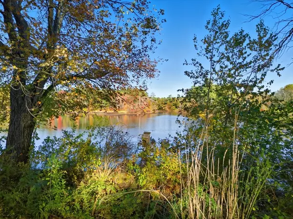 Hopkinton, MA 01748,33 W Elm St