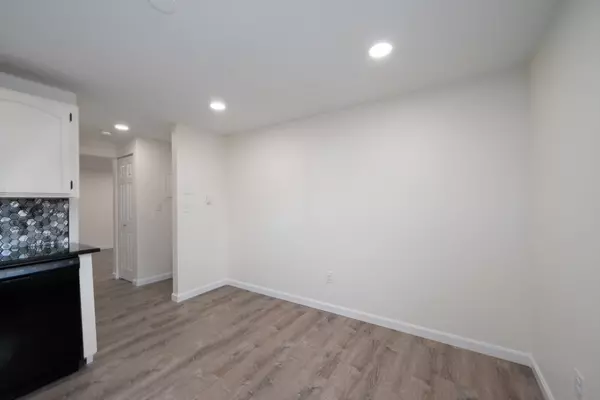 Easton, MA 02375,15 Foundry Street #A3