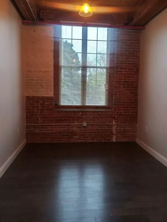 Leominster, MA 01453,45 Summer St #303