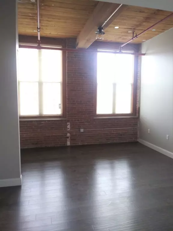 Leominster, MA 01453,45 Summer St #303