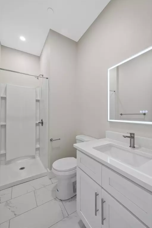 Leominster, MA 01453,34 Tremaine St #6