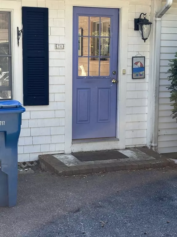 Falmouth, MA 02556,74 Hillside Ave