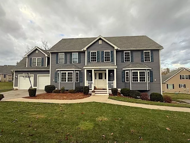 Groton, MA 01450,121 Robin Hill Rd #B