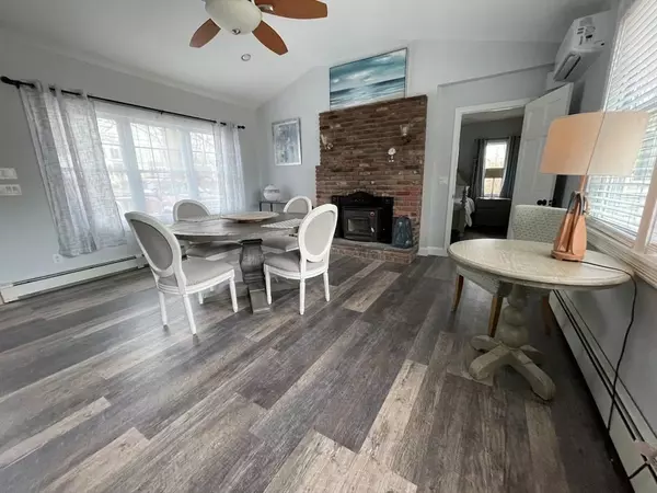 Swansea, MA 02777,297 Swansom Rd.