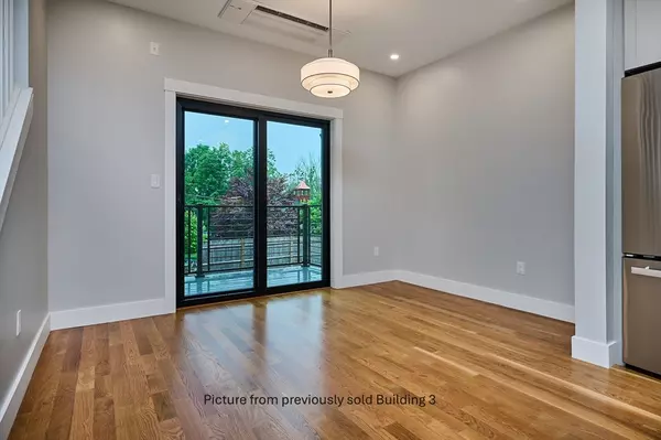 Northampton, MA 01060,10 Hawley Street #4C