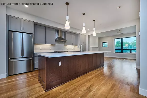 Northampton, MA 01060,10 Hawley Street #4C