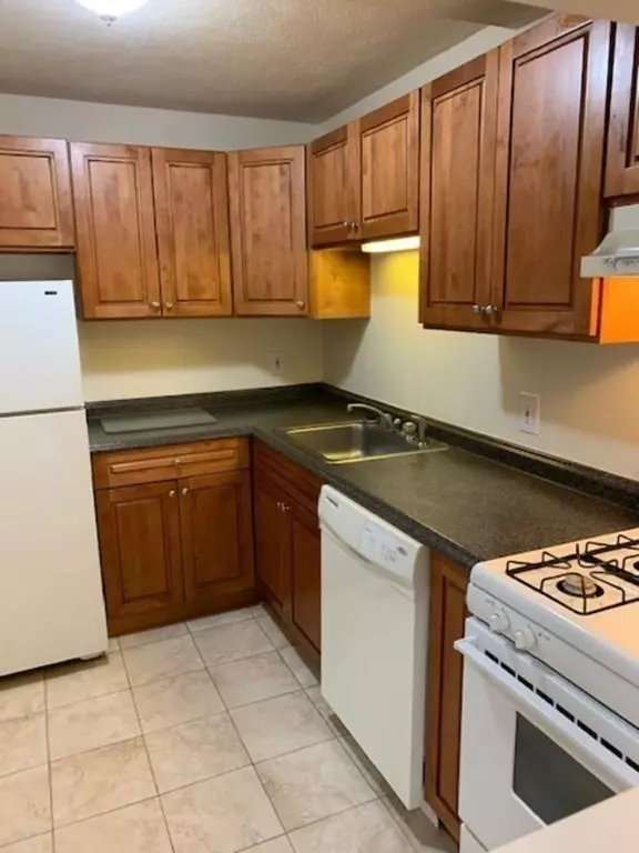 North Reading, MA 01864,258 Main Street #4