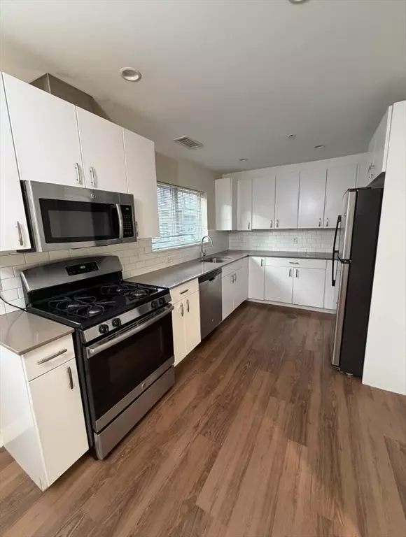 Waltham, MA 02453,10 Myrtle #5-1B