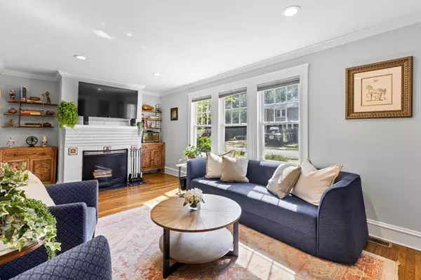 Needham, MA 02492,8 Wilshire Park