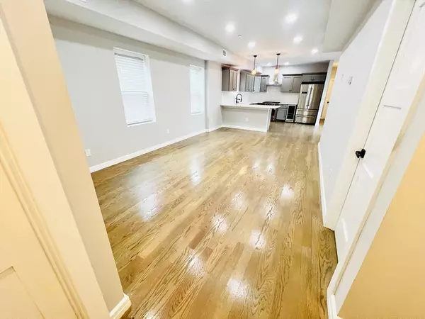 Boston, MA 02122,47-49 Walnut St #2