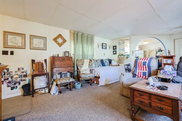 Taunton, MA 02780,2 Riverway Street