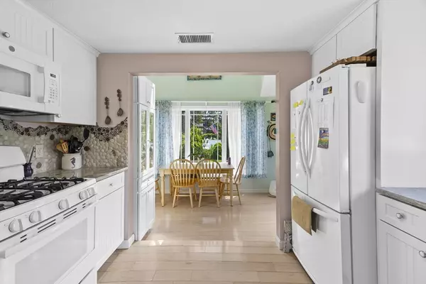 Mattapoisett, MA 02739,6 North Rd