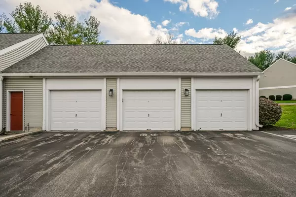 Franklin, MA 02038,60 Stone Ridge Rd #60