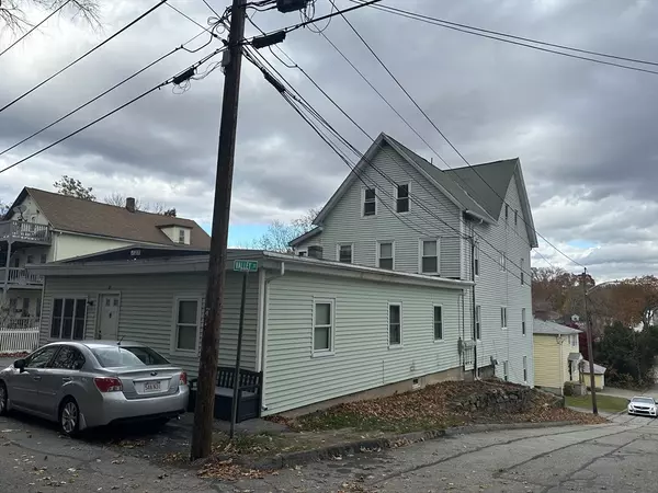 Webster, MA 01570,17 Mount Pleasant St